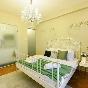 Cozy Overlooking The Old Town Apartament